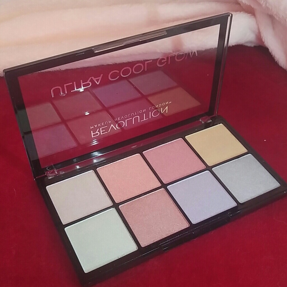 Ultra cool glow by makeup revolution London ™